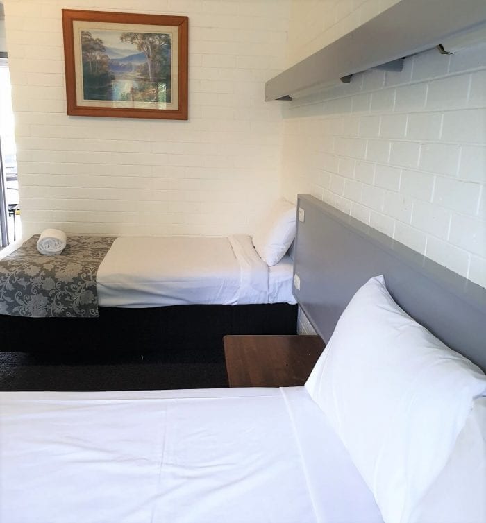 standard queen plus single motel room toowooma